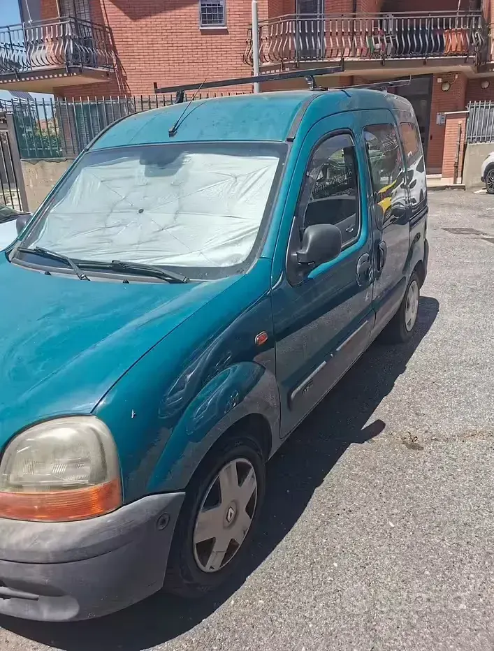 Usata Renault Kangoo 75 CV (55 kW) 2002 Monovolume
