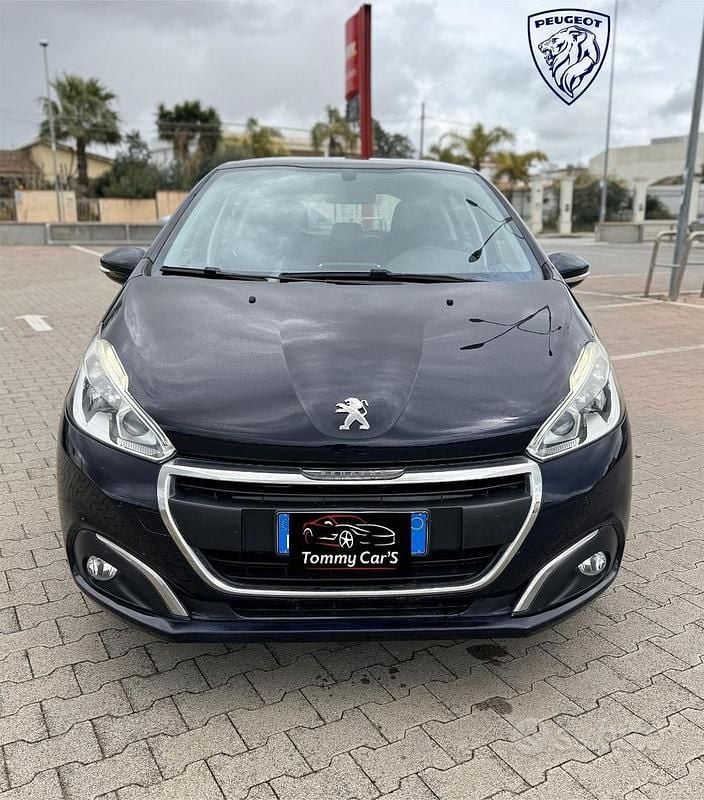 Usata Peugeot 208 80 CV (58 kW) 2016 Blu Utilitaria