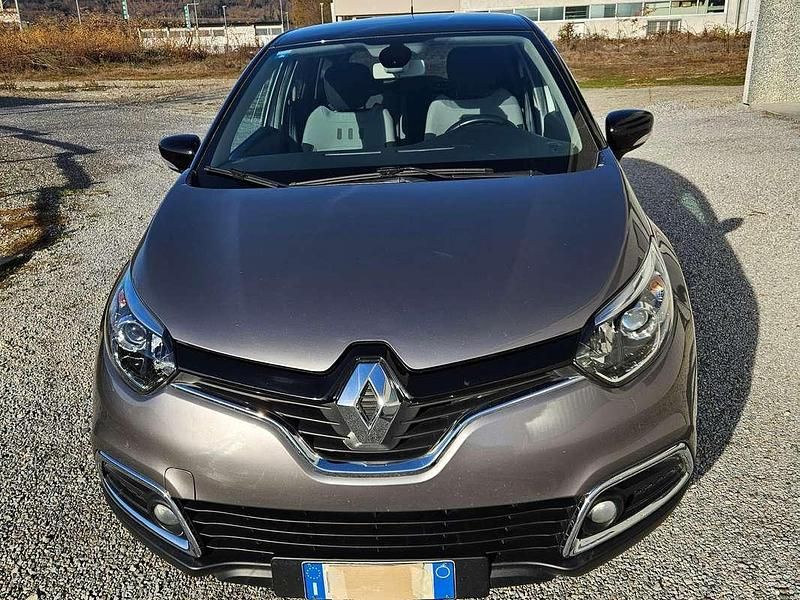 Usata Renault Captur 90 CV (66 kW) 2015 Grigio SUV