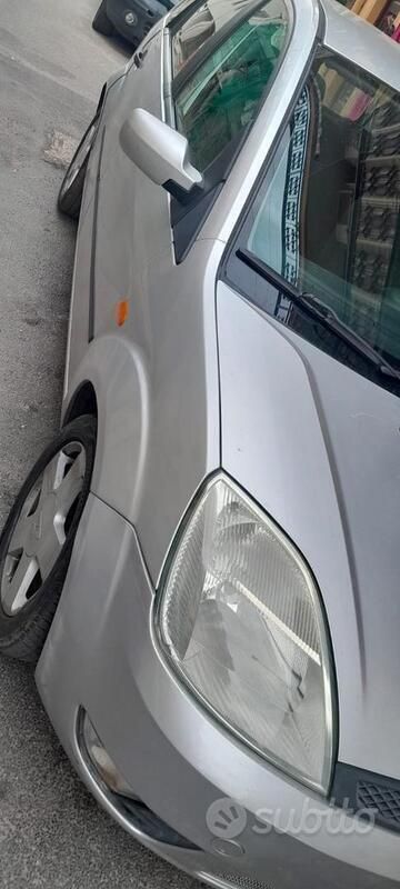 Usata Ford Fiesta 80 CV (58 kW) 2007 Utilitaria