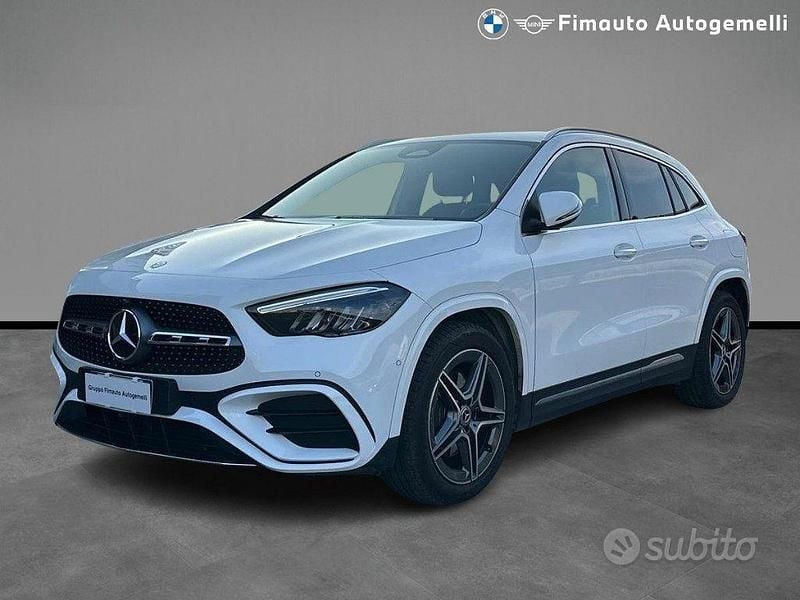Bianco / pastello Usata 2024 Mercedes GLA180 Advanced Plus SUV | 36.900 € (Ottimo prezzo) - Immagine 1/4