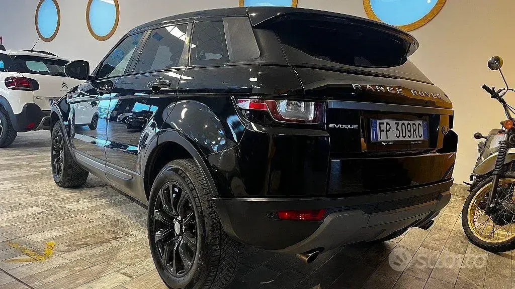 Usata Land Rover Range Rover evoque SE 150 CV (110 kW) 2018 Nero SUV