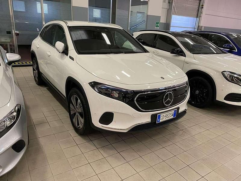 Bianco Usata 2021 Mercedes EQA250 SUV | 25.000 € (Buon prezzo) - Immagine 1/4