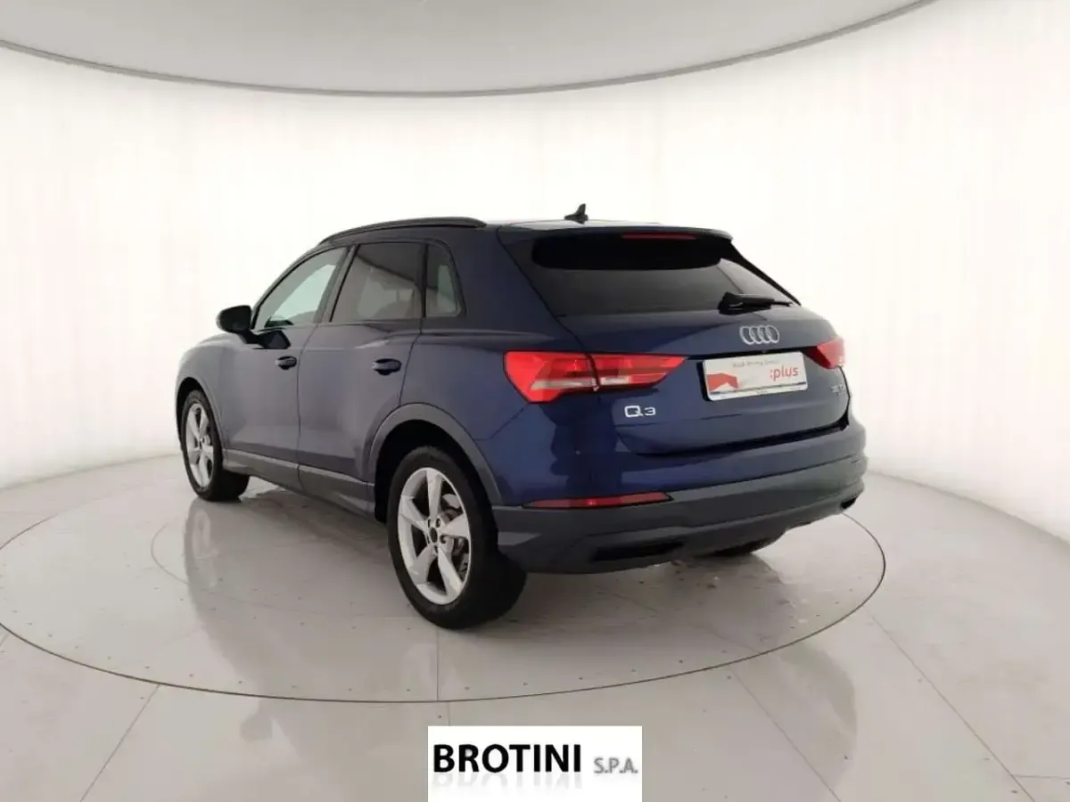 Usata Audi Q3 Advanced Plus 150 CV (110 kW) 2021 Blu metallizzato SUV