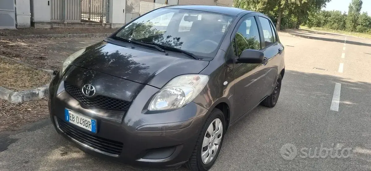 Usata Toyota Yaris 65 CV (47 kW) 2010 Utilitaria