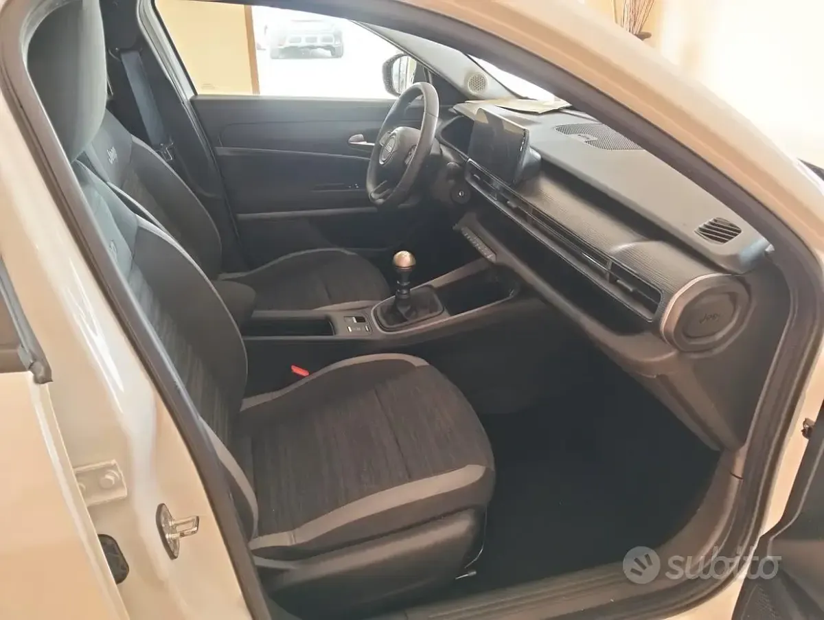 Usata Jeep Avenger Longitude 101 CV (74 kW) 2025 Bianco SUV