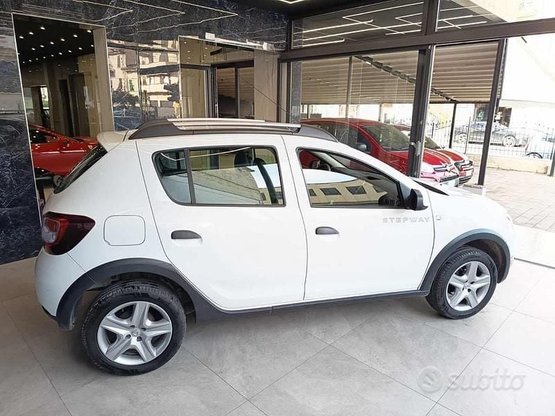 Usata Dacia Sandero Stepway 90 CV (66 kW) 2016 Bianco Berlina