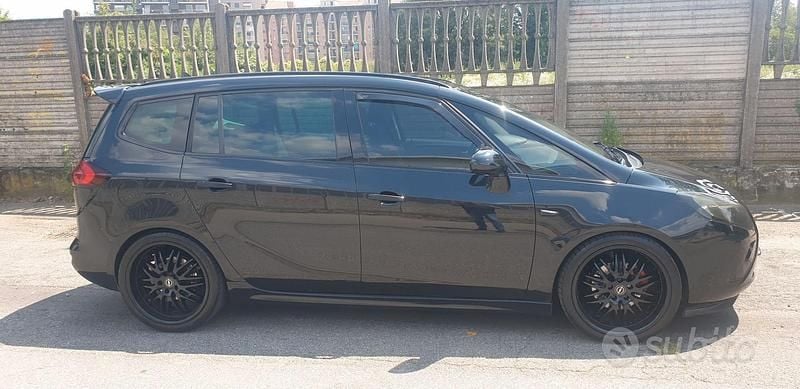 Usata Opel Zafira OPC 200 CV (147 kW) 2012 Nero Monovolume