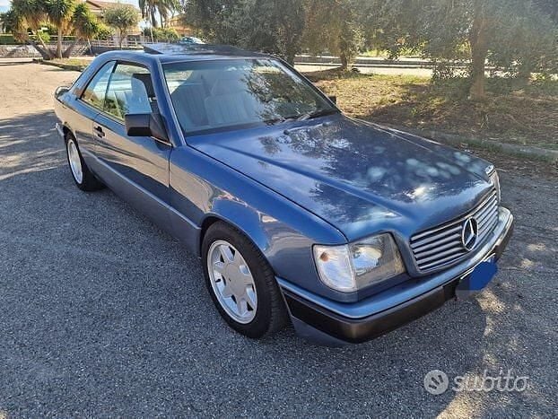 Usata Mercedes E300 188 CV (138 kW) 1988 Blu Coupé