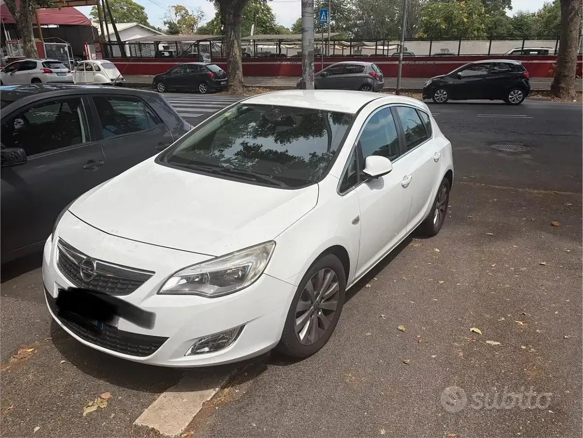 Usata Opel Astra 60 CV (44 kW) 2010 Berlina
