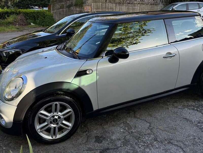 Usata 2010 Mini Cooper D Due volumi | 5000 € (Buon prezzo) - Immagine 1/4