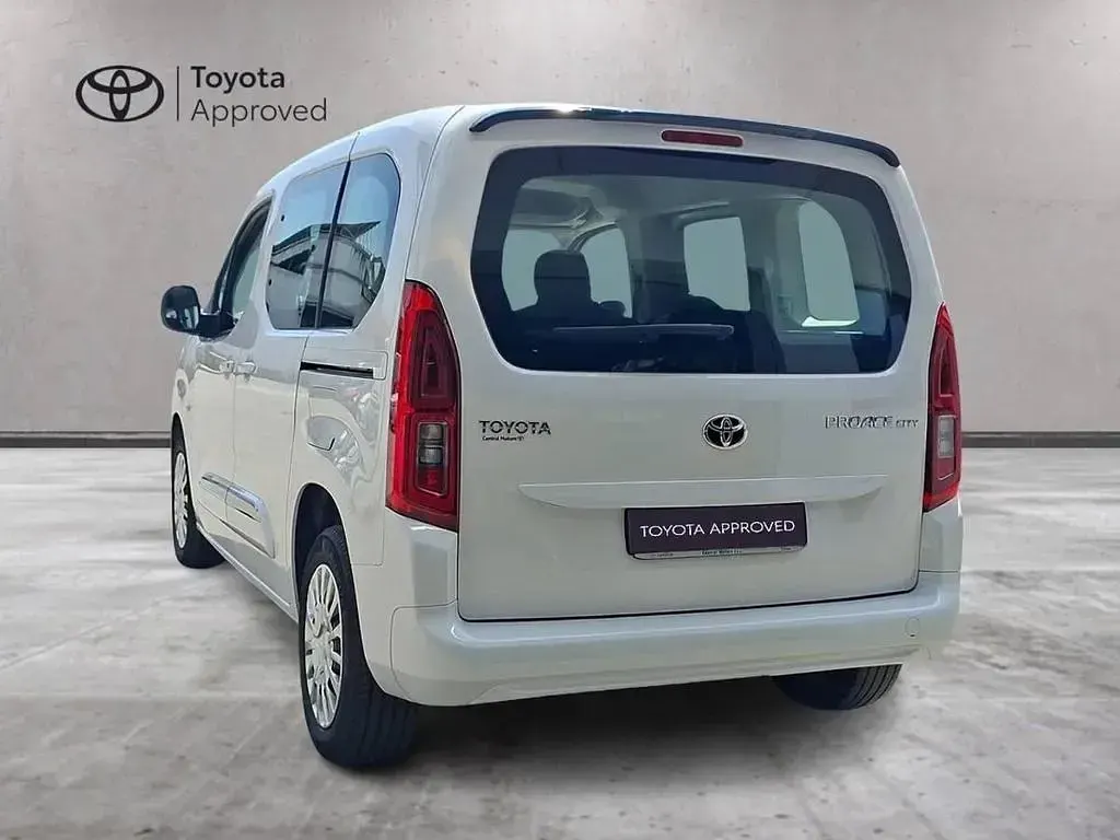 Usata Toyota Proace Verso City 102 CV (75 kW) 2024 Bianco Station wagon