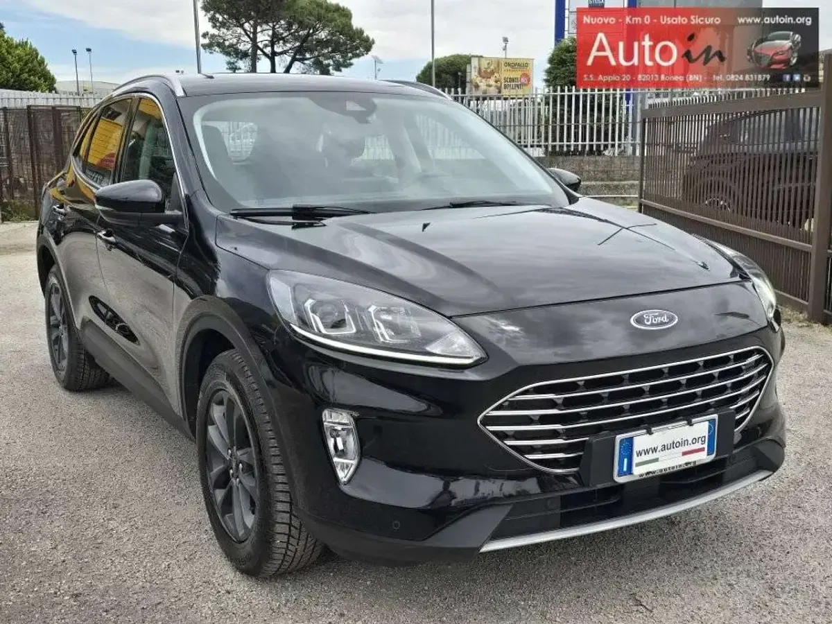 Usata Ford Kuga Titanium 120 CV (88 kW) 2021 Agate black metallic SUV