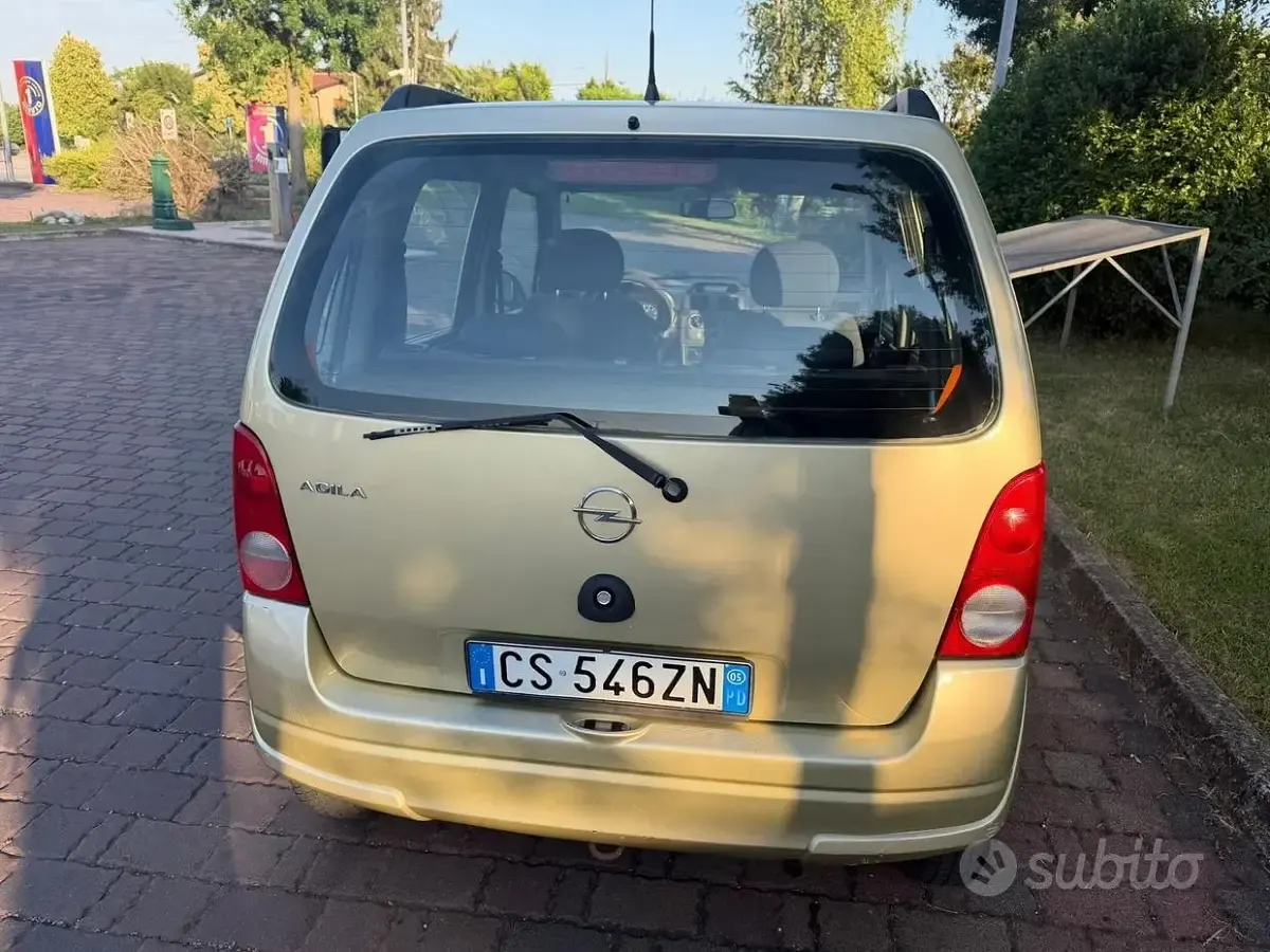 Usata Opel Agila 60 CV (44 kW) 2005 Giallo Monovolume