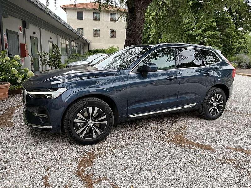 Usata Volvo XC60 253 CV (186 kW) 2023 Blu/azzurro SUV
