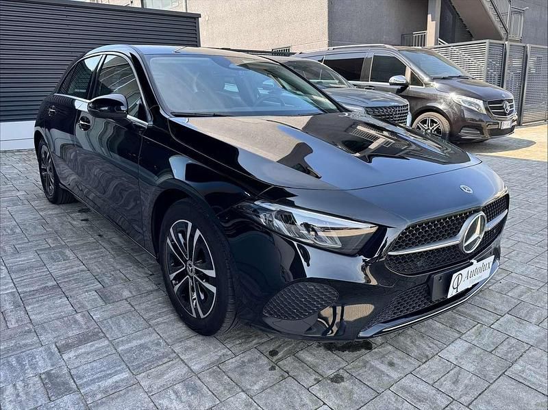 Usata Mercedes A180 Advanced 136 CV (100 kW) 2025 Nero ossidiana Berlina