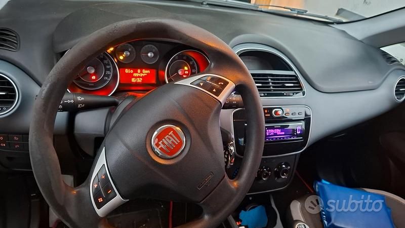 Usata Fiat Punto Evo 75 CV (55 kW) 2012 Bianco Utilitaria