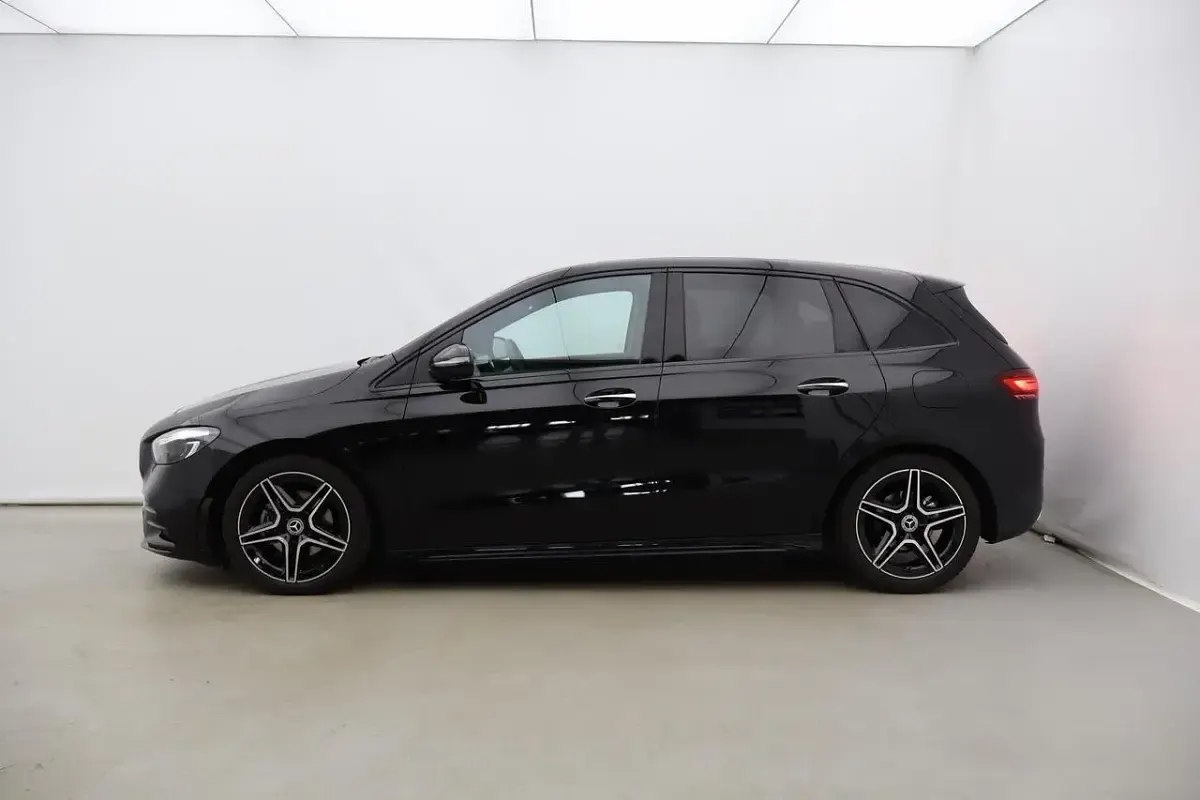 Usata Mercedes B180 Advanced Plus 116 CV (85 kW) 2023 Nero Utilitaria