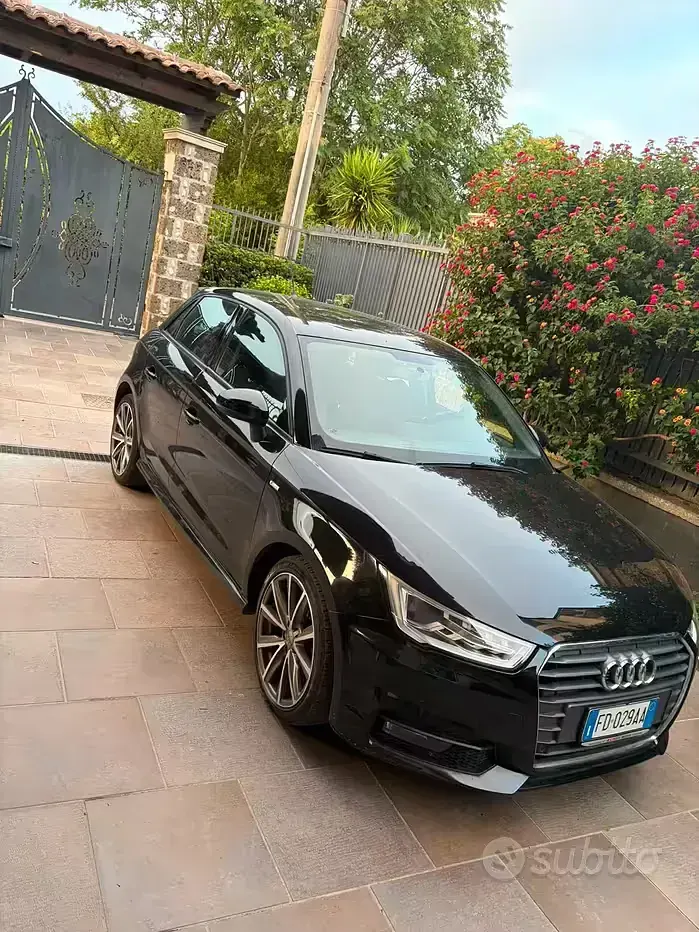 Usata Audi A1 Sportback 90 CV (66 kW) 2016 Nero Utilitaria