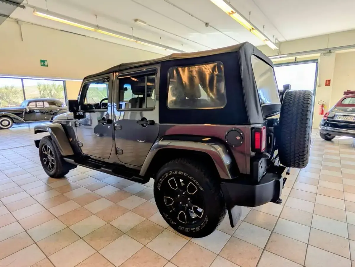 Usata Jeep Wrangler Limited 284 CV (208 kW) 2017 Smoky mountayn grey metallic SUV