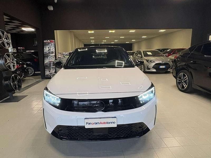 Usata Opel Corsa GS Line 101 CV (74 kW) 2025 Bianco metalizzato Utilitaria