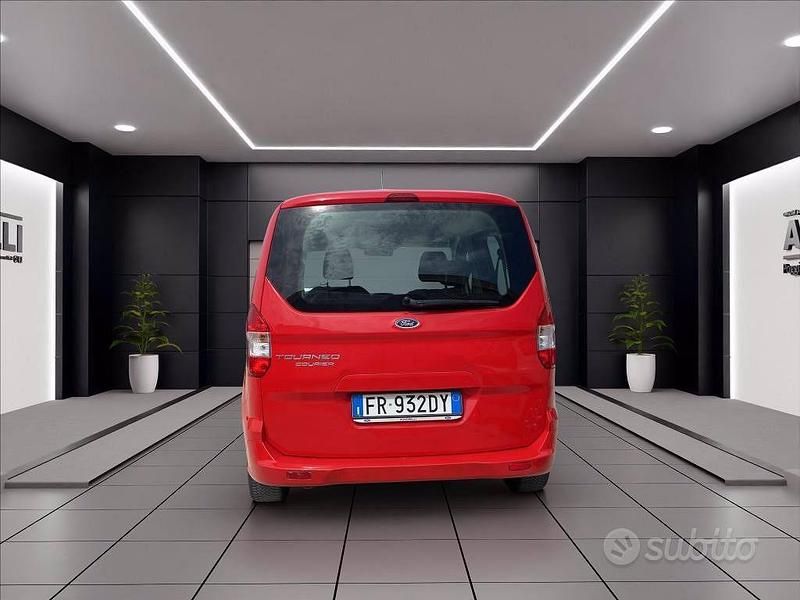 Usata Ford Tourneo Courier 101 CV (74 kW) 2018 Rosso Monovolume