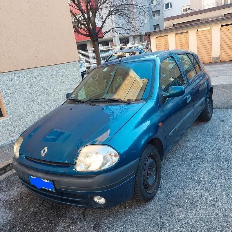Usata Renault Clio II 2001 Blu Utilitaria