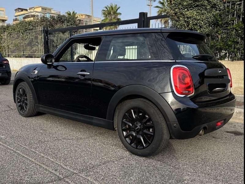 Usata Mini ONE 75 CV (55 kW) 2019 Nero Utilitaria