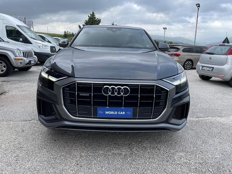 Grigio Usata 2019 Audi Q8 Sport SUV | 46.990 € (Super prezzo) - Immagine 1/4