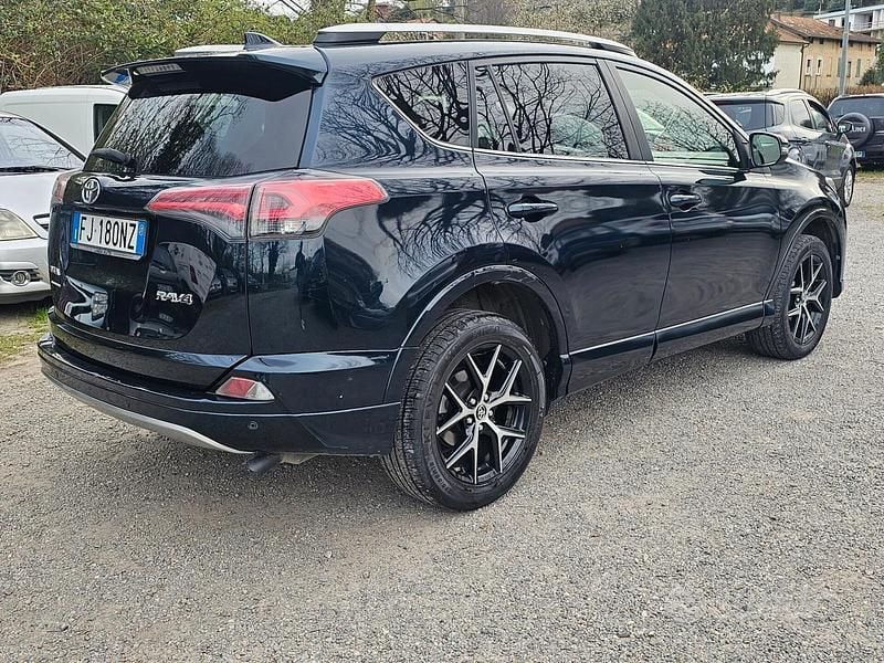 Usado Toyota RAV4 Business Edition 143 CV (105 kW) 2017 Negro SUV