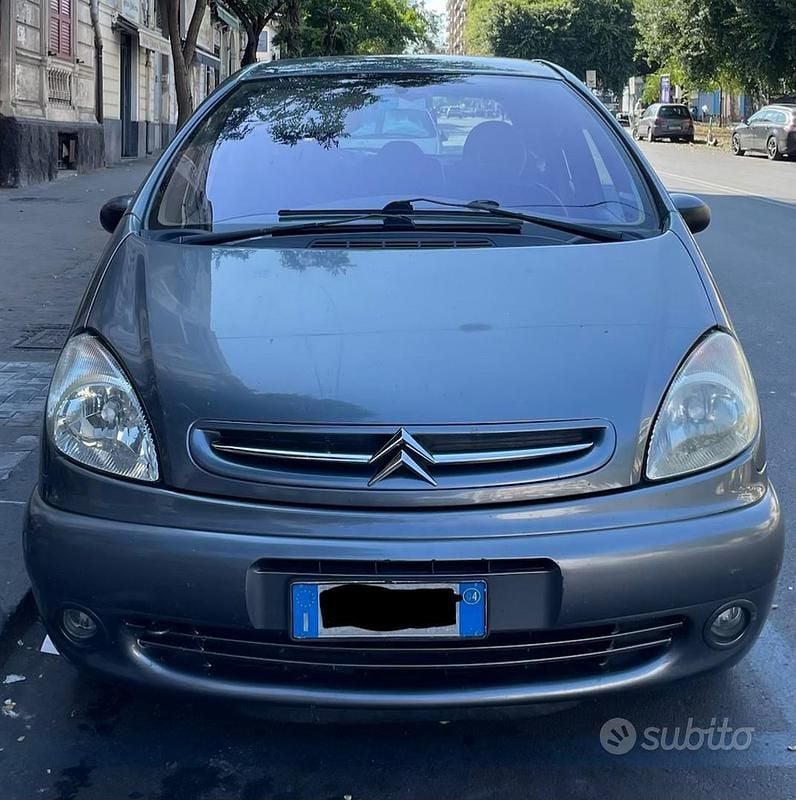 Usata Citroën Xsara Picasso 90 CV (66 kW) 2004 Grigio Monovolume