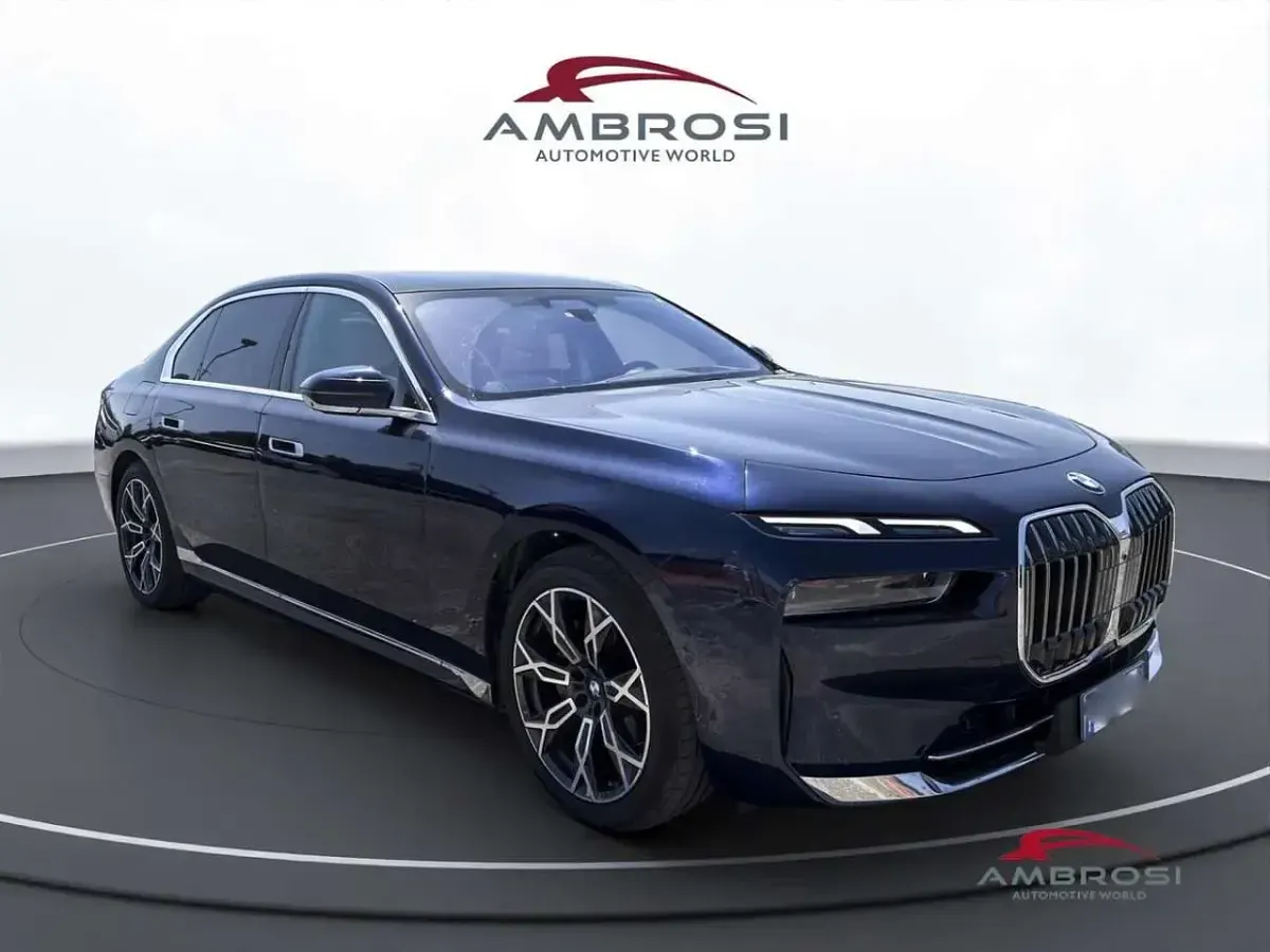 Usata BMW 740 286 CV (210 kW) 2024 Blu Berlina
