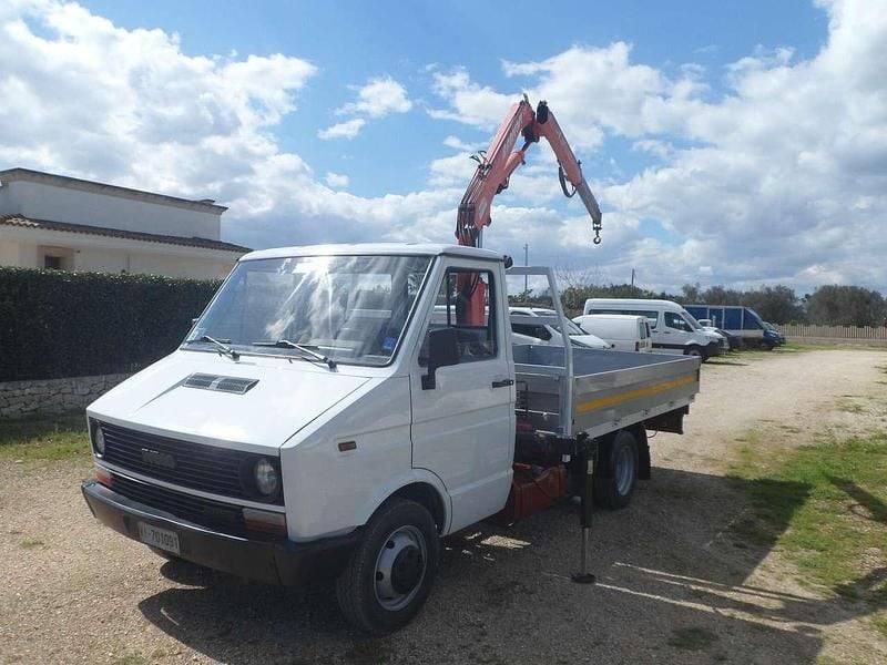Bianco Usata 1990 Iveco Daily Furgone | 7000 € - Immagine 1/4