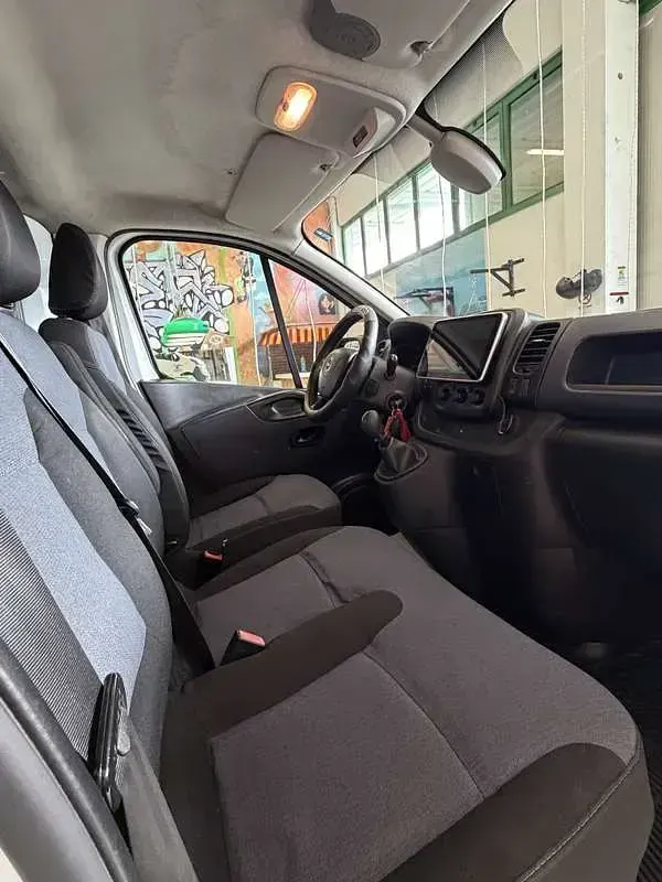 Usata Opel Vivaro 120 CV (88 kW) 2015 Monovolume