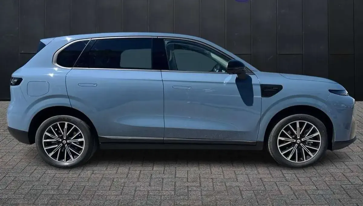 Nuova Leapmotor B10 109 CV (80 kW) 2026 Starry night blue SUV