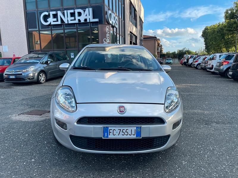 Usata Fiat Punto Young 77 CV (56 kW) 2016 Argento Utilitaria
