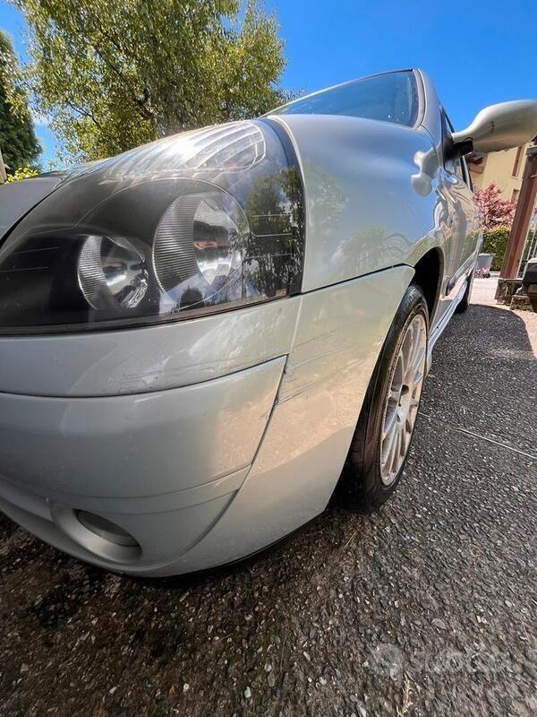 Usata Renault Clio II 82 CV (60 kW) 2003 Grigio Utilitaria