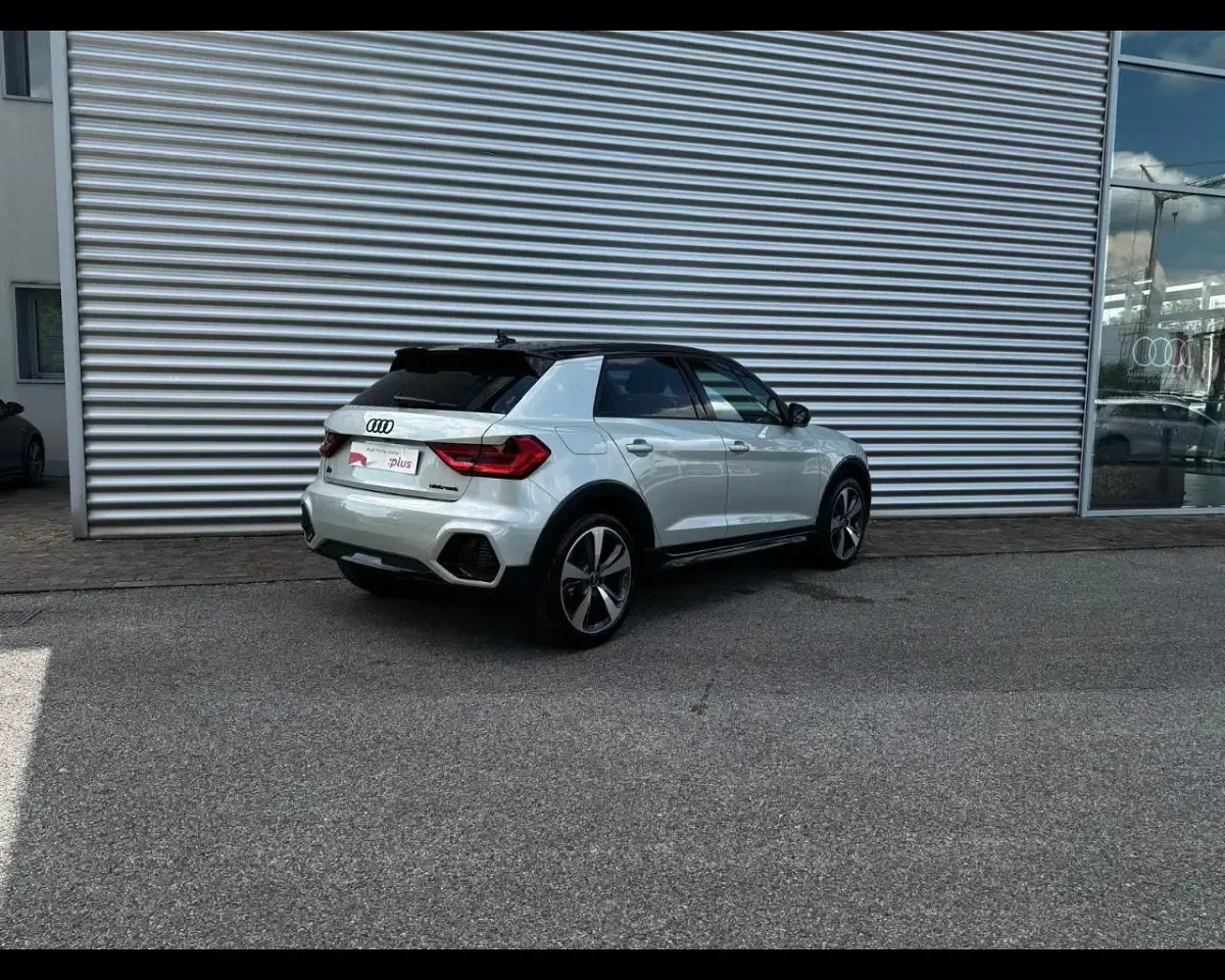 Nuova Audi A1 115 CV (84 kW) 2026 Argento SUV