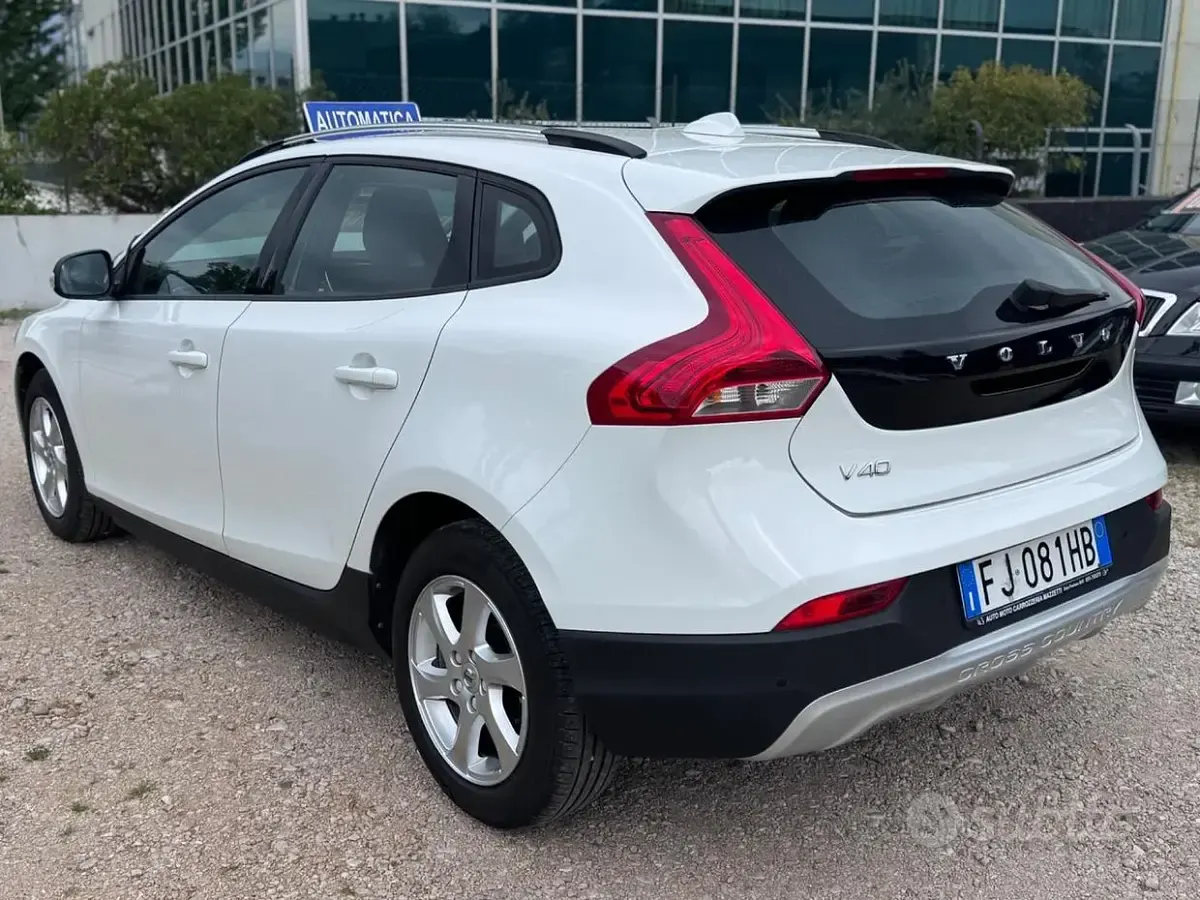 Occasion Volvo V40 CC 120 ch (88 kW) 2017 Blanc Break