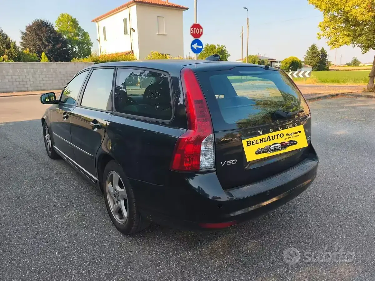Usata Volvo V50 114 CV (83 kW) 2011 Nero Station wagon