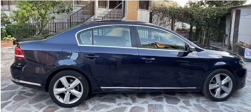 Usata VW Passat Highline 140 CV (102 kW) 2013 Blu/azzurro Berlina