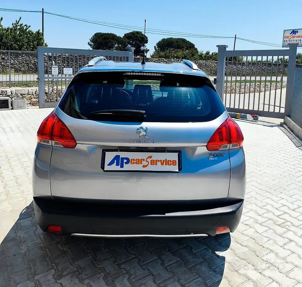 Usata Peugeot 2008 Allure 92 CV (67 kW) 2014 Grigio SUV