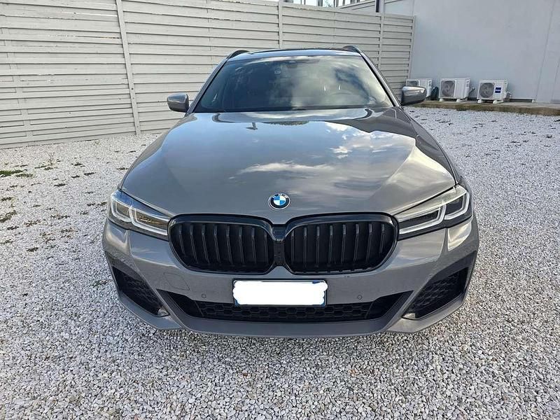 Usata BMW 520 M Sport 190 CV (139 kW) 2022 Grigio Station wagon