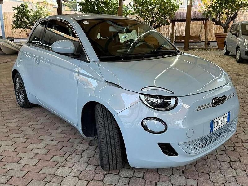 Usata Fiat 500e Icon 42 kW (58 CV) 2020 Bianco Utilitaria