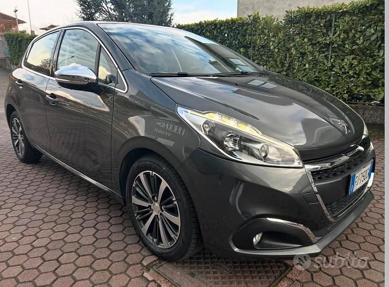 Usata Peugeot 208 Allure 110 CV (80 kW) 2018 Utilitaria