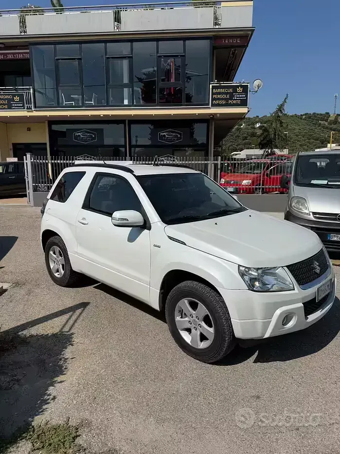 Usata Suzuki Vitara 129 CV (94 kW) 2009 Bianco SUV
