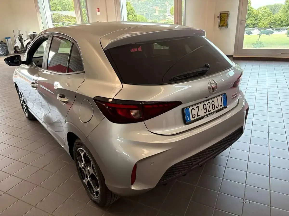 Usata MG MG3 Luxury 102 CV (75 kW) 2025 Argento Utilitaria