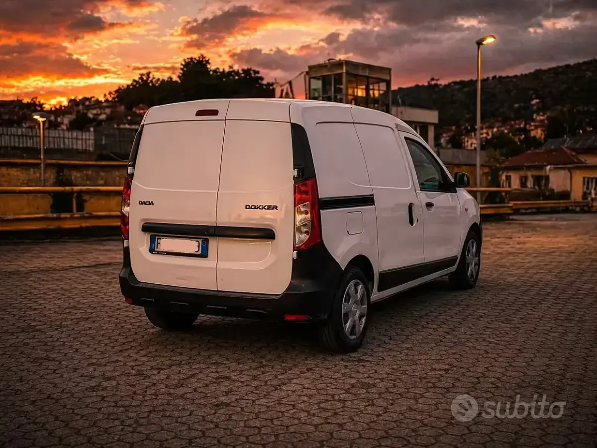 Usata Dacia Dokker 75 CV (55 kW) 2019 Bianco Monovolume