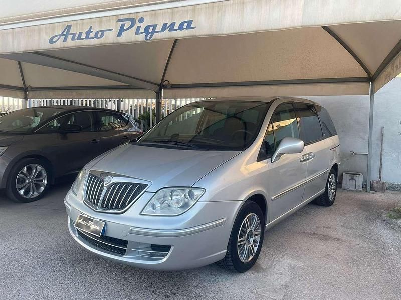Argento Usata 2009 Lancia Phedra Monovolume | 6500 € (Molto cara) - Immagine 1/4