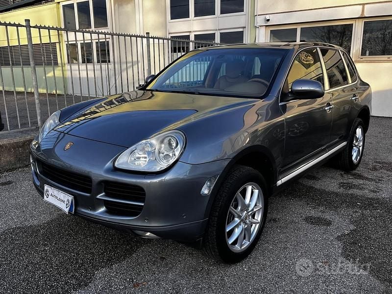 Usata Porsche Cayenne 250 CV (183 kW) 2006 Grigio SUV